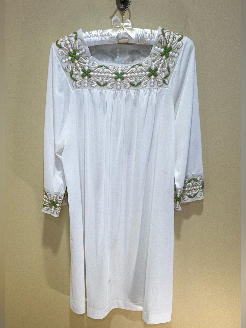 VTG 1960s Gossard Artemis Nylon Nightgown Embroidered Square Neck White L